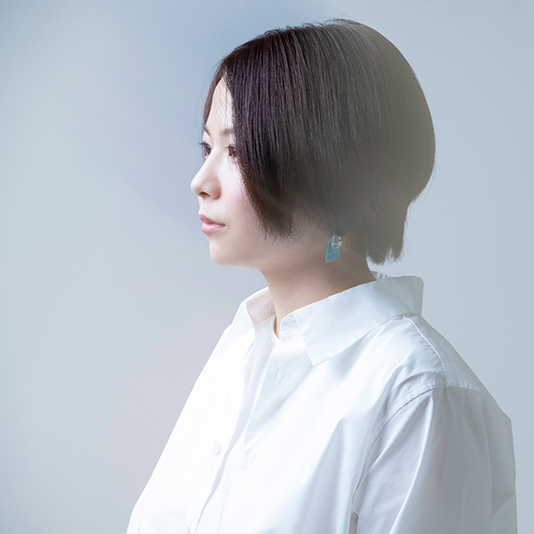 シンガーソングライターの井上紗矢香さんを迎えたプロモーション映像科 特別講義を実施！