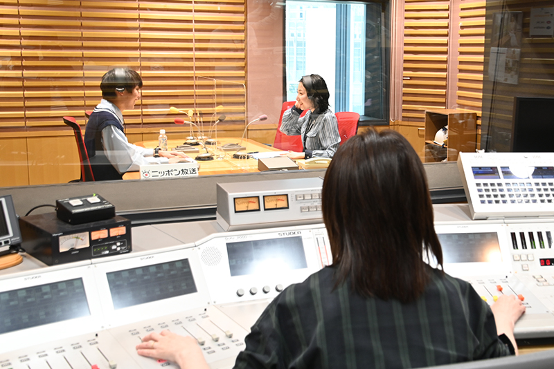 ニッポン放送のスタジオで、アナウンス科在校生がラジオCM収録を体験！