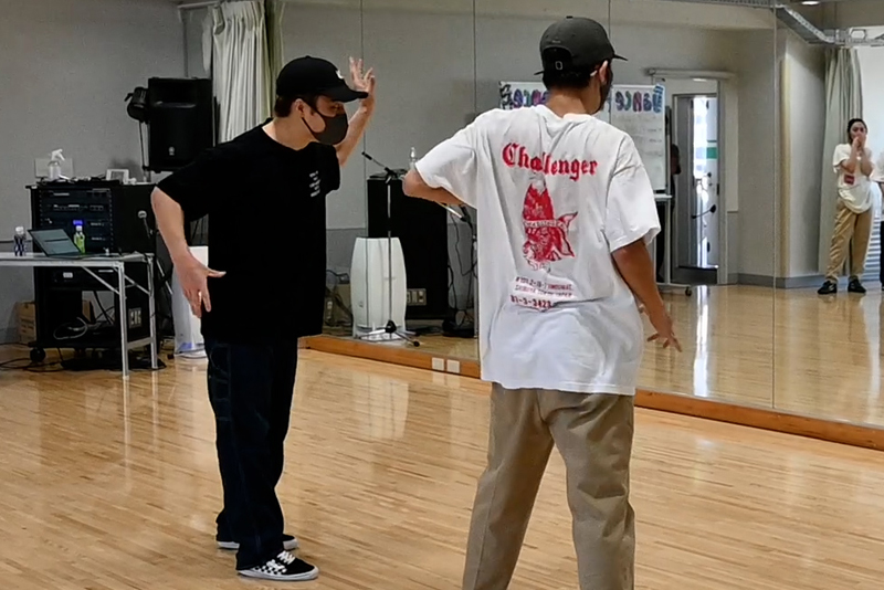 ダンスレッスンのラストは代表の在校生とのダンスコラボ