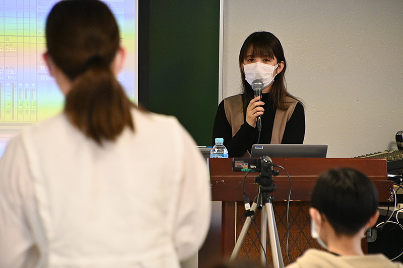 学生の質問にも丁寧にお答えいただきました
