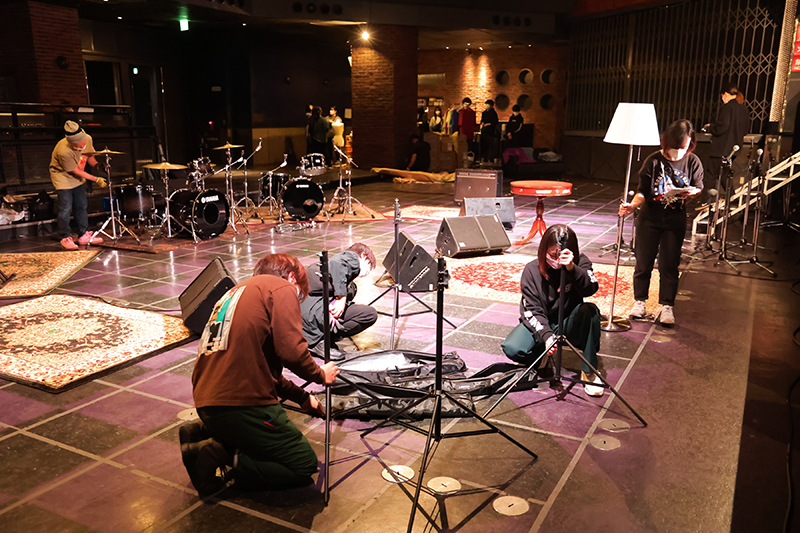 【Now or Never】配信ライブならではのフロアを使用したライブを実施