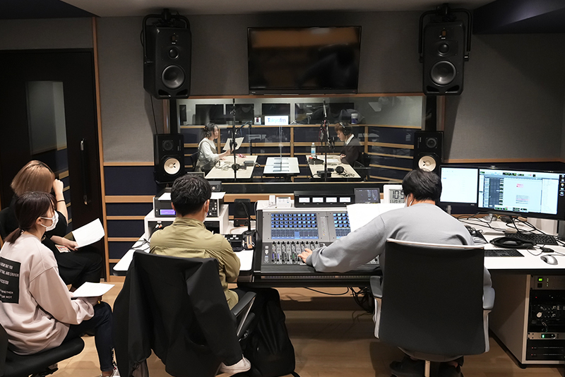 TOKYO FMの番組を多数収録している(株)エフエムサウンズのスタジオ。ここで学生制作のラジオCMを収録しました！