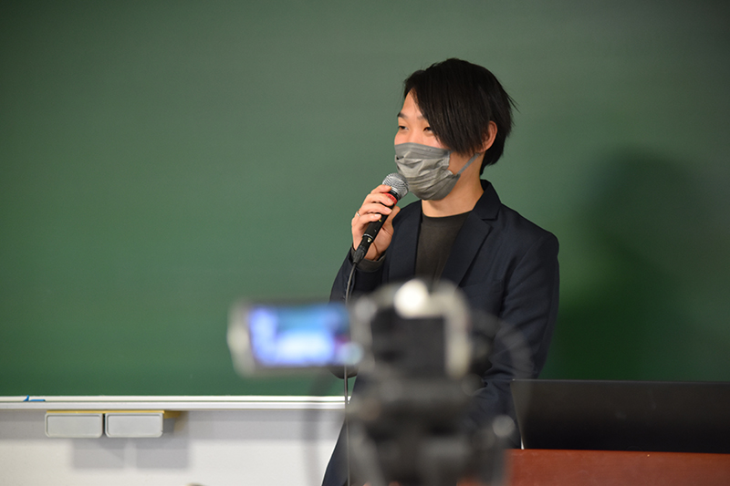 (株)サウンド・シティよりMAミキサーの中出拓海さんが来校!