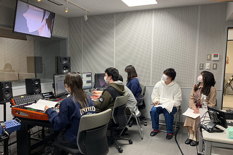 放送音響科の学生4人が収録を担当しました。