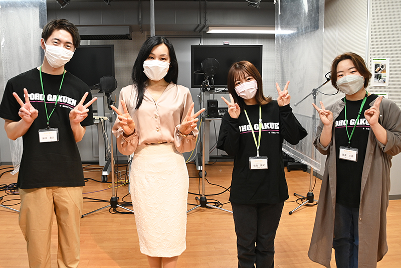 当日の在校生スタッフと記念撮影!新井里美さん、本当にありがとうございました!