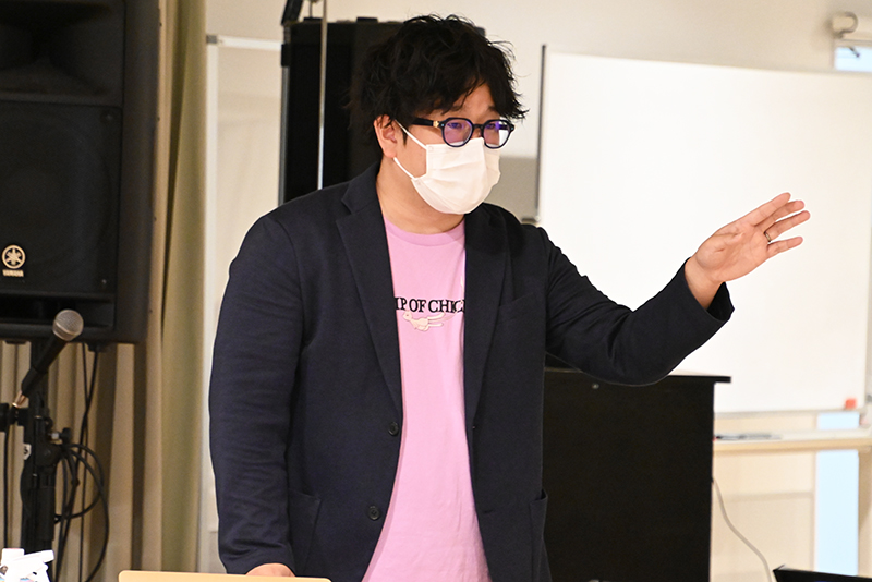 講師の株式会社ワンゴジュウゴ鈴木 薫さんが、SNS運用のポイントを丁寧に教えてくれます。