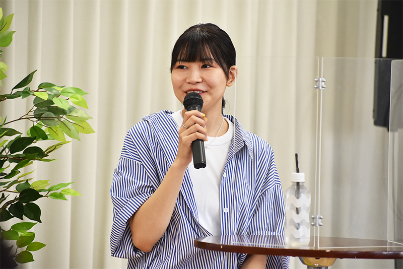 『半妖の夜叉姫』日暮とわ役、『この音とまれ!』来栖妃呂役、『梨泰院クラス』チョ・イソ役(キム・ダミ)、『トッケビ~君がくれた愛しい日々~』チ・ウンタク役(キム・ゴウン)などで活躍中の卒業生声優・松本沙羅さんが来校!
