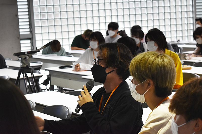 順番に発表しました