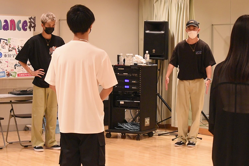 TK(左:RYU、右:ひろと)