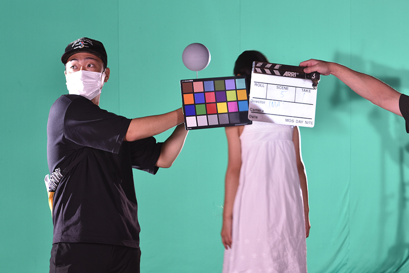 合成を前提とした撮影のため、色や影の確認は欠かせません