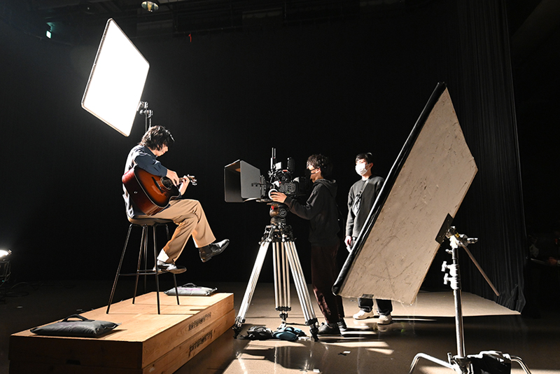 MV『夜の道標』のスタジオ撮影の様子