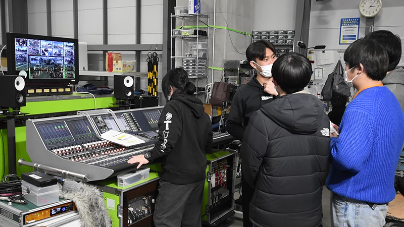中継用音声ミキサーの説明を伺います