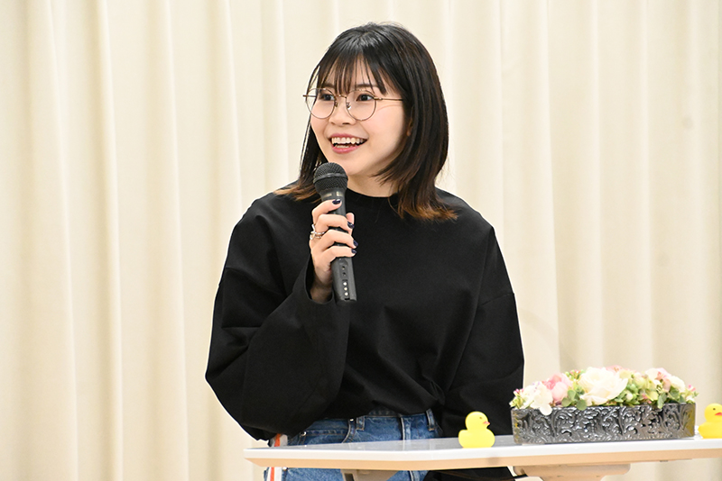 『半妖の夜叉姫』日暮とわ役、『この音とまれ!』来栖妃呂役、『梨泰院クラス』チョ・イソ役(キム・ダミ)、『トッケビ~君がくれた愛しい日々~』チ・ウンタク役(キム・ゴウン)などで活躍中の卒業生声優・松本沙羅さんが来校!