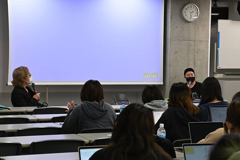 ヴィジュアル系ロックバンド・SuGのMVやライブ映像を手掛ける永井亮OBの「特別講座」を実施!