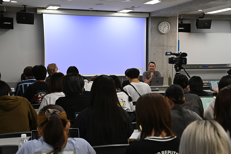 ONE OK ROCKのライブ映像を手掛ける雨包直人さんによる「特別講座」を実施!