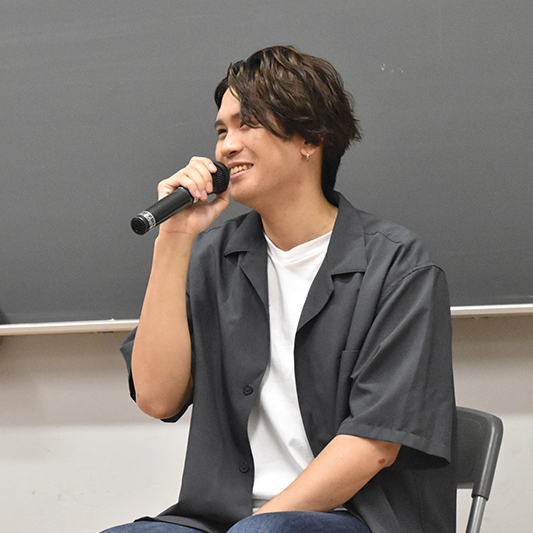 『ハイキュー!!』灰羽リエーフ役の声優・石井マークさんが来校！放送音響科「アニメ音響概論」