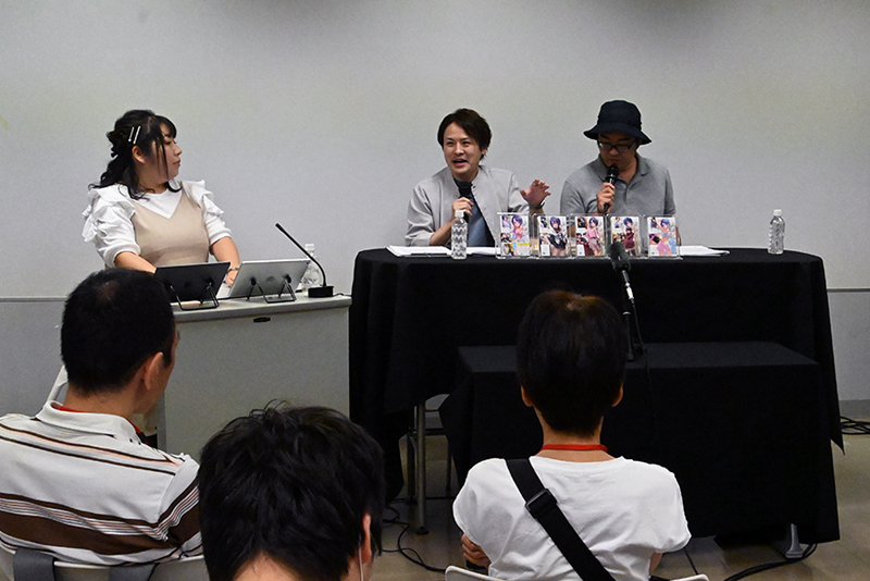 作家志望者向けの特別講座に登壇した白井ムク先生とファンタジア文庫 編集者の竹林慧さん