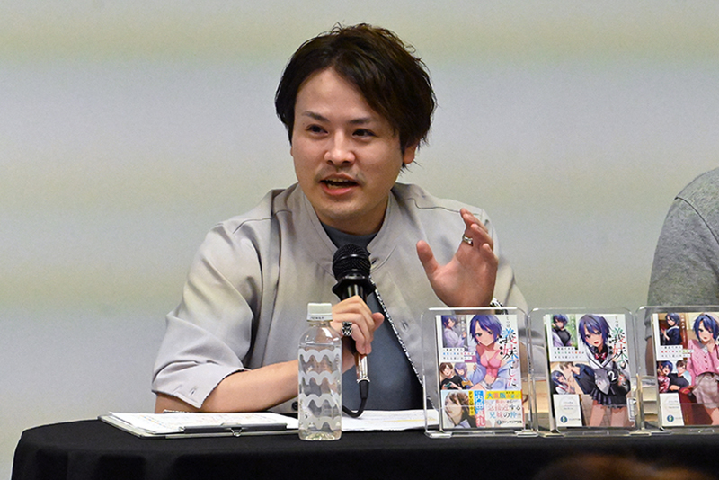 シリーズ累計20万部突破!『じつは義妹でした。~最近できた義理の弟の距離感がやたら近いわけ』の白井ムク先生
