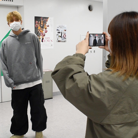 東京アナウンス学院の授業「動画制作基礎」でカメラワークや編集スキルを磨く！