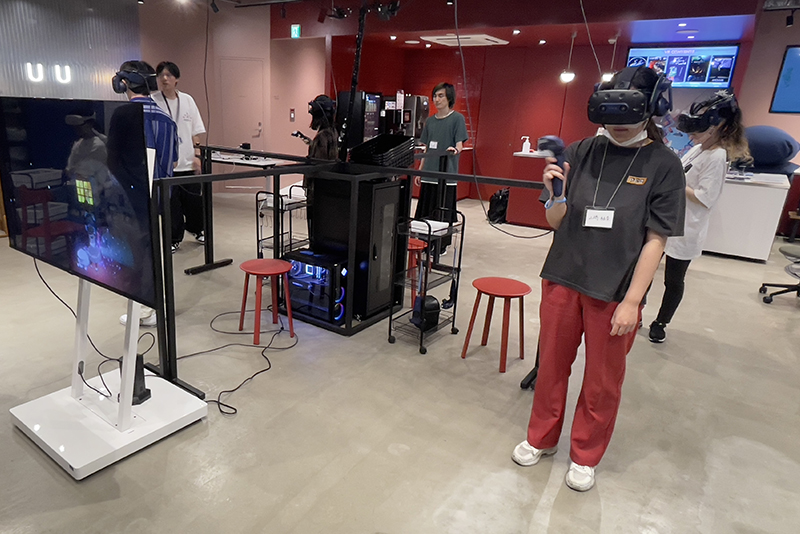 会場は新宿にあるNEUU(<a href="https://neuu.jp/">https://neuu.jp/</a>)。さまざまな設備が整っています。