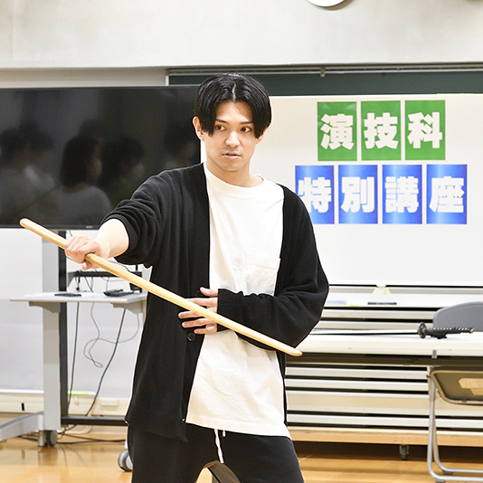 舞台『僕のヒーローアカデミア』ステイン役などで活躍中の川隅美慎さんによる演技科「特別講座」