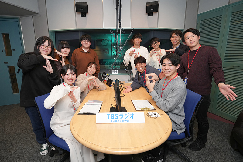 『JUNK』枠でオンエア！TBSラジオのスタジオにて、学生が制作したラジオCMを収録しました！