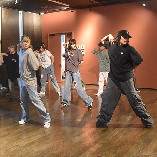 Tomorrow X Togetherの振付を手がける“GANMI”のkooouyaさんによるダンスレッスン！