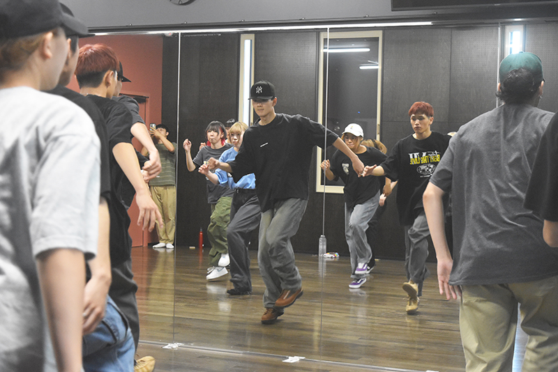 Dリーガーとして活躍中のYOUTEEさんによるダンスレッスン！