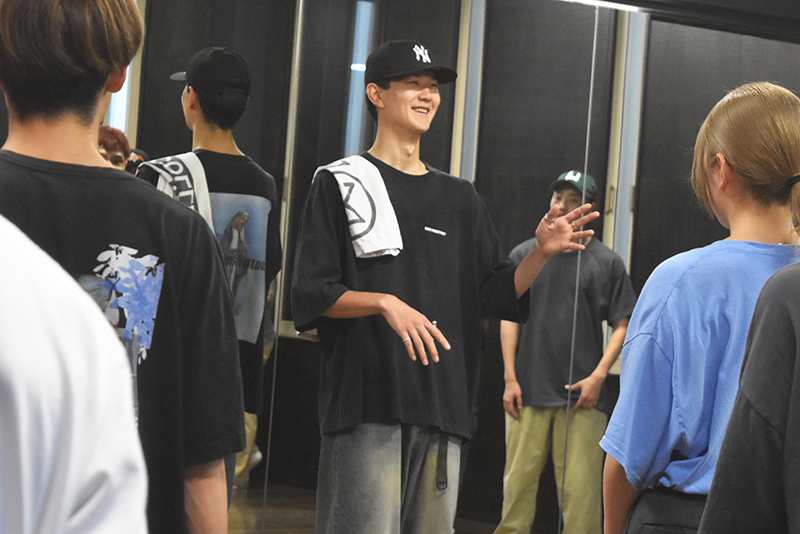 D.LEAGUE「KOSÉ 8ROCKS」のメンバーとして活躍中のYOUTEEさんをお迎えして行ったダンスパフォーマンス科「特別講座」