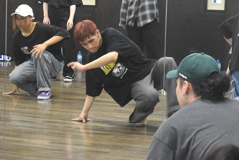 足技に挑戦!練習を重ねます