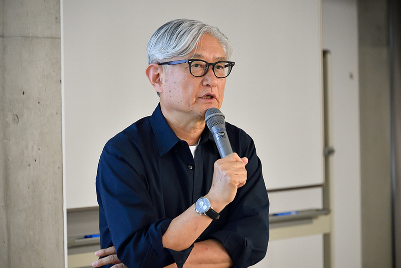 今年は入学式にもゲスト登壇してくれた堤監督。この日は2年生に向けて、様々な話をしてくれました