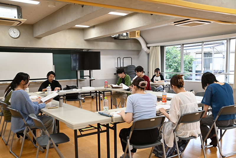 学校横断型カリキュラム「2.5次元的舞台制作実習」の稽古がスタート！