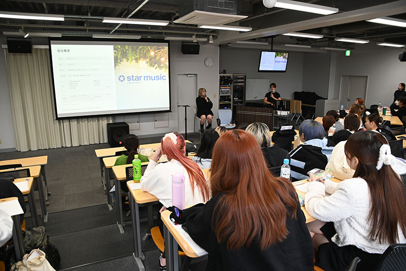 音響芸術科の「業界特別講座」を開催しました