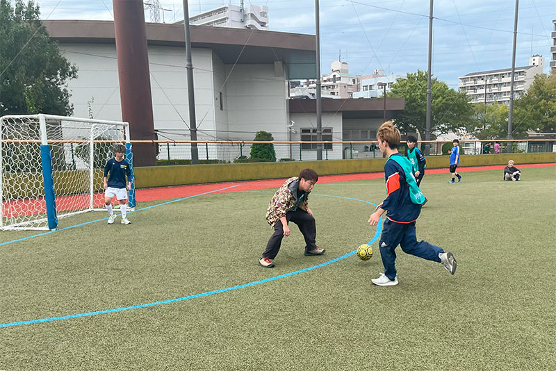 フットサルとドッジボールの試合を実施(東放学園音響専門学校)