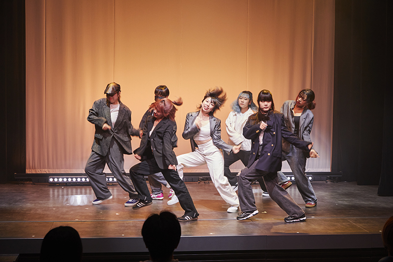 在校生によるダンスパフォーマンス!成果を発揮します。