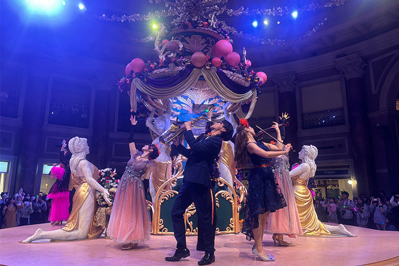 ハロウィン・マスカレードでダンス