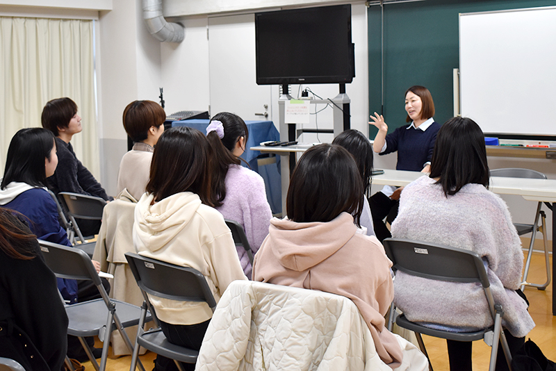 (株)トライストーン・エンタテイメントのマネージャー・辰巳 睦さんによる「特別講座」