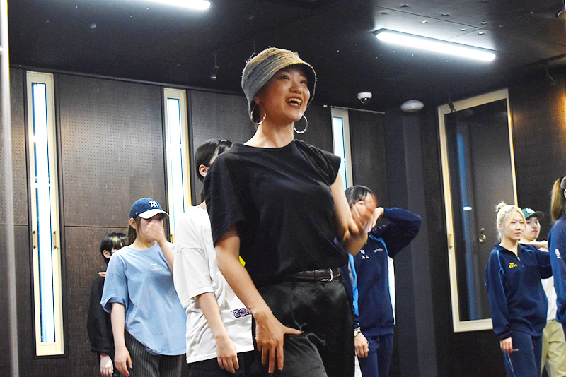 ダンサーMIKUMIKUさんによる「特別講座」で、WAACKのレッスンを開催!