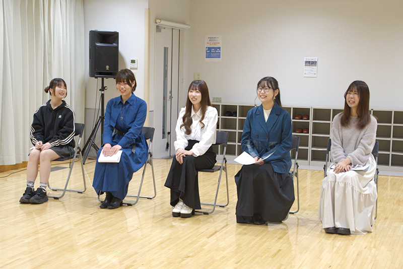 緊張のある中でも、精一杯笑顔でパフォーマンスをしました