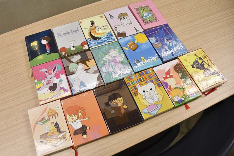 学生たちのイラストが製本キット「オリジナルミニブック」に!