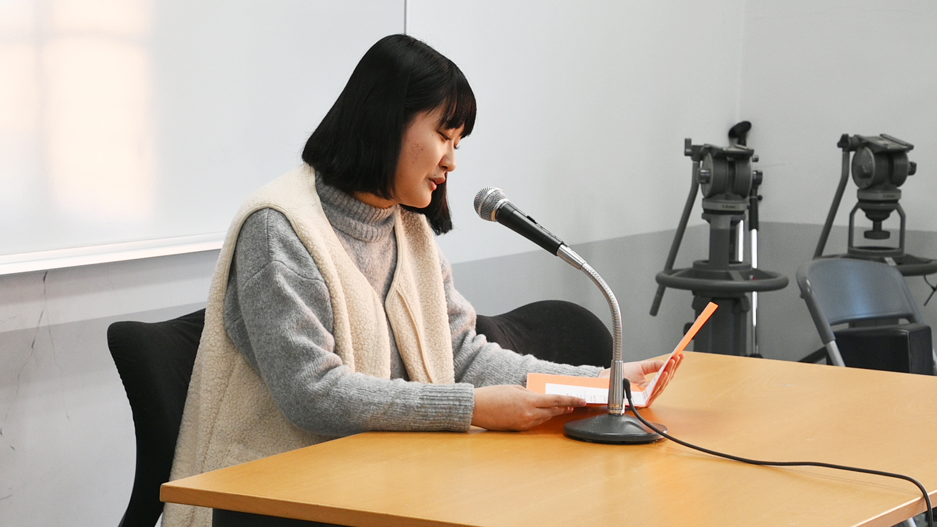 各自で準備した作品を聞いている人に伝わるように朗読!