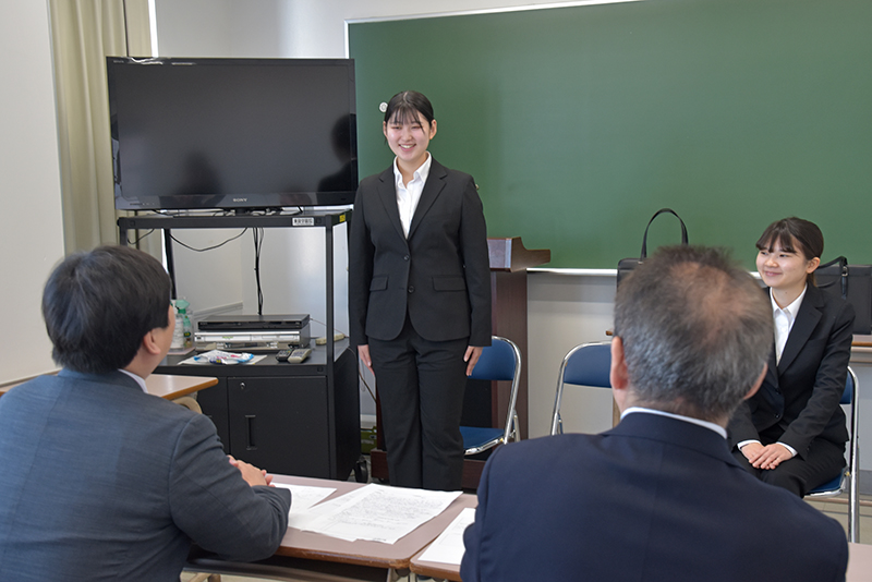 2日目は「対面模擬面接」を実施!