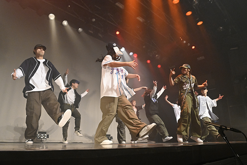 1年生による進級公演「EXAMINATION 2024」の様子