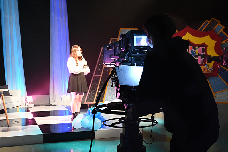 出演者も学生が担当しました