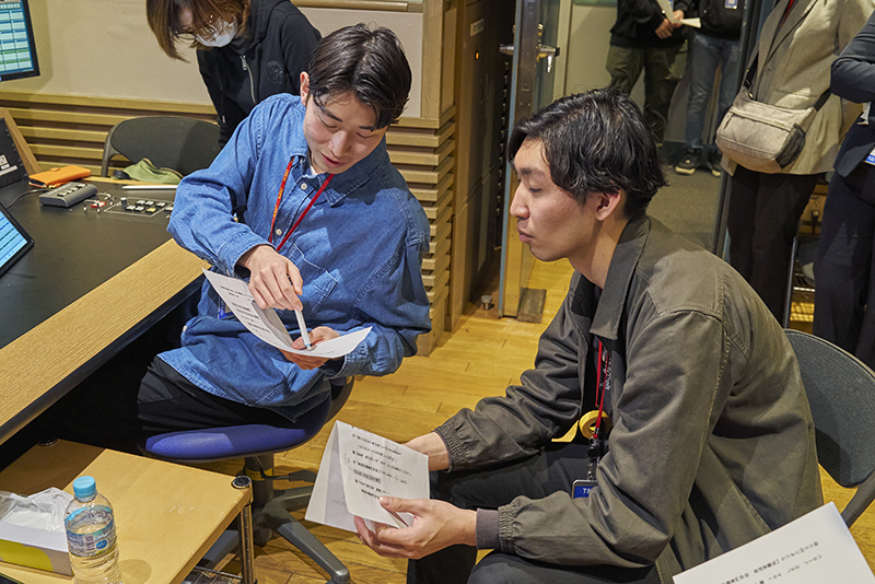 チームのメンバーで話し合い、試行錯誤しながら収録しました