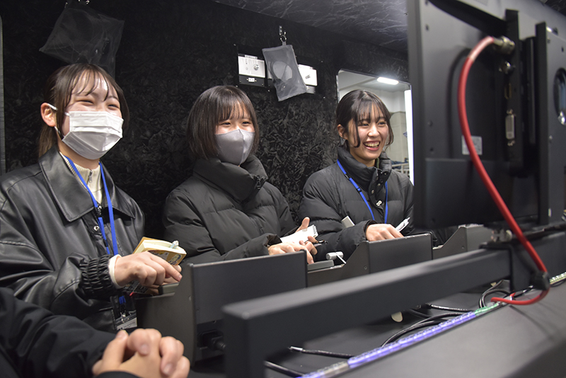 スポーツ中継でよく見る“スロー再生”も体験しました