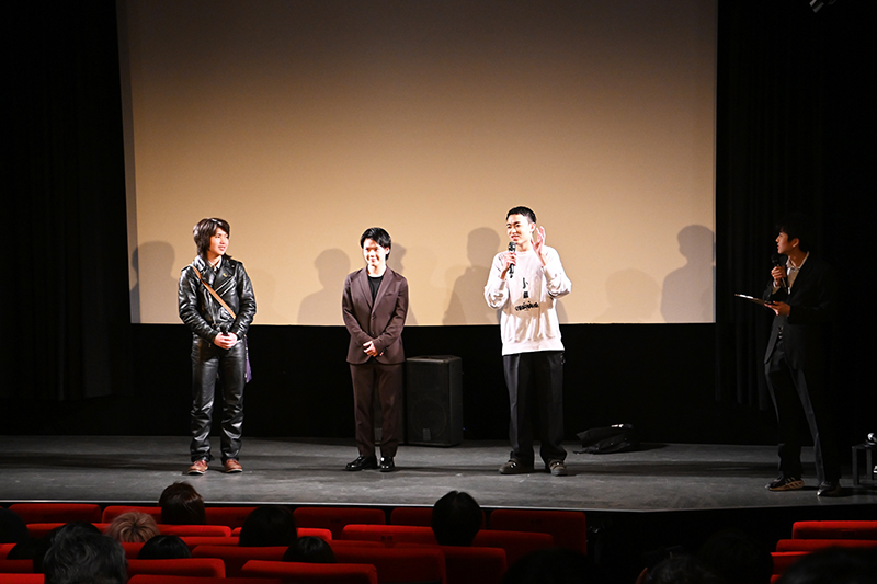 卒業制作(グループ制作)の上映前には、監督と役者の方を交えたトークも行われました。