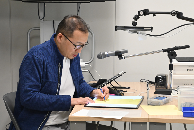 受講者のイラストをひとつ一つ添削