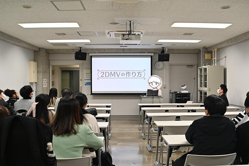 にじさんじやホロライブなどの映像ディレクター・みやざわえそらさんが来校!