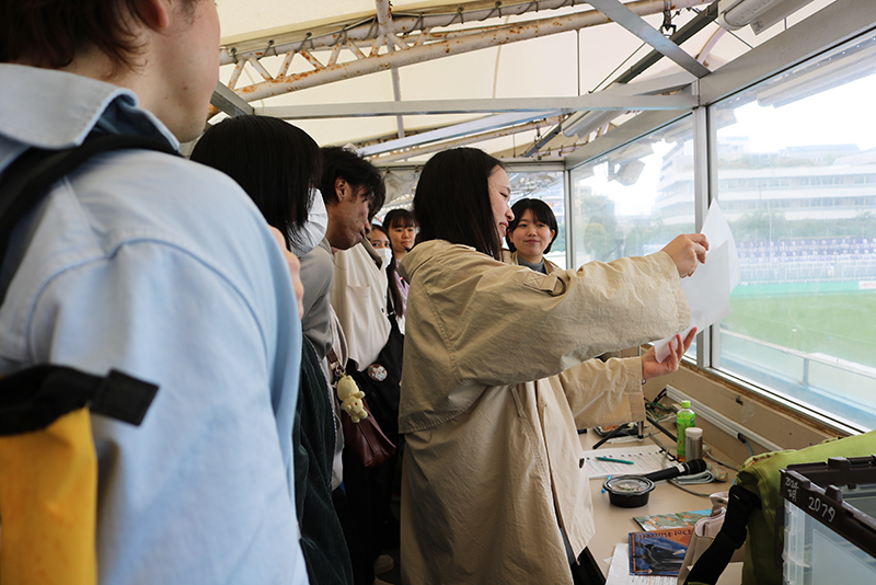 アナウンスブースの見学や先輩たちから仕事の流れについての説明を受けました!